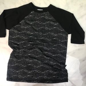 lularoe • black white abstract print randy top 10